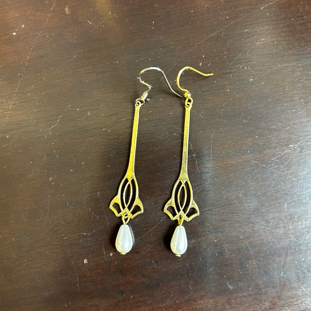 Art Deco Gold and Pearl Drop Earrings